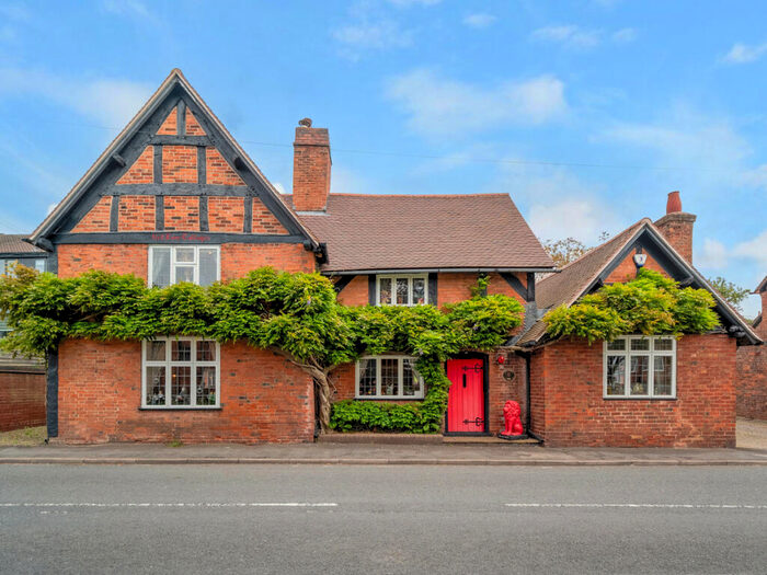 4 Bedroom Detached House For Sale In Coleshill Road Curdworth Sutton Coldfield, West Midlands, B76