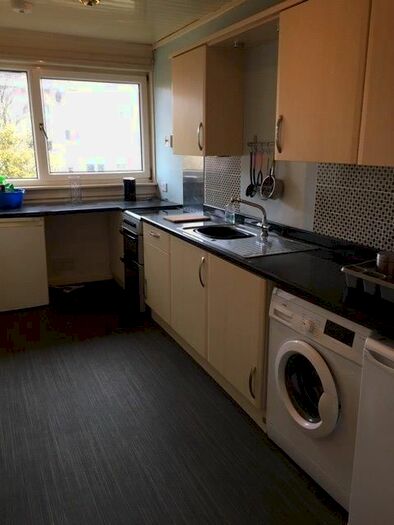 2 Bedroom Flat To Rent In Cornhill Square, Aberdeen AB16