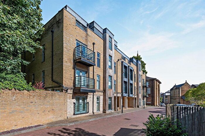1 Bedroom Flat For Sale In Church Street, Maidstone, ME14