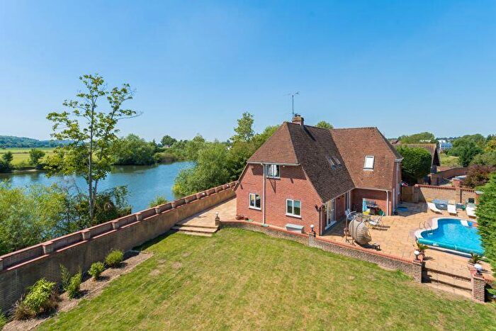 5 Bedroom Detached House For Sale In Riverside Marlow, SL7