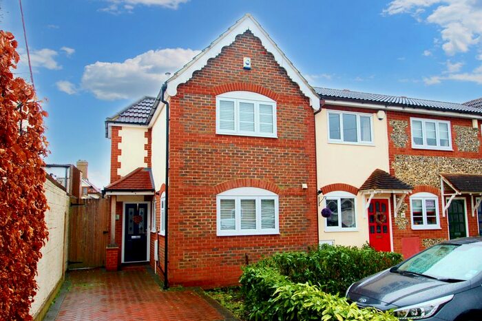 3 Bedroom End Of Terrace House To Rent In Guildford Road, St.Albans, AL1