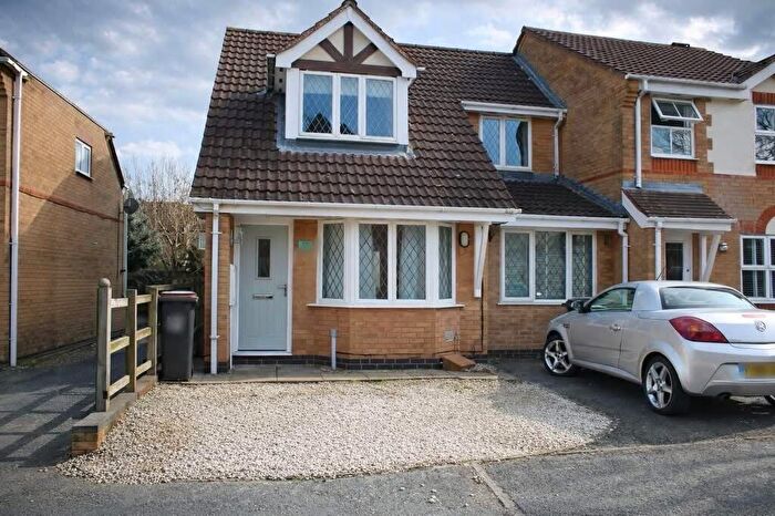 3 Bedroom Link Detached House For Sale In Denstone Close, Ashby-de-la-zouch, LE65