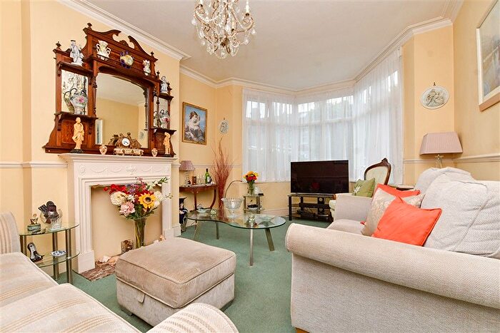 3 Bedroom Semi Detached House For Sale In Winterbourne Road, Thornton Heath, Surrey, CR7