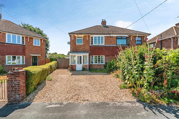 3 Bedroom Semi-Detached House For Sale In Tadfield Crescent, Romsey, Hampshire, SO51