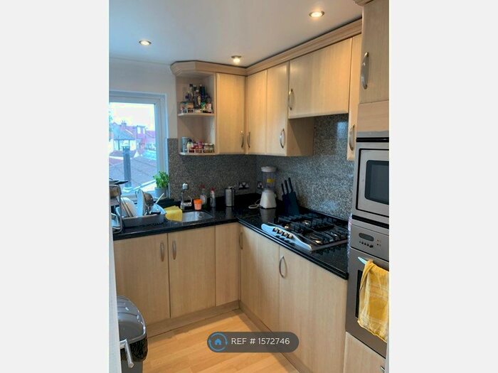 1 Bedroom Flat To Rent In Dallad Road, London, NW4