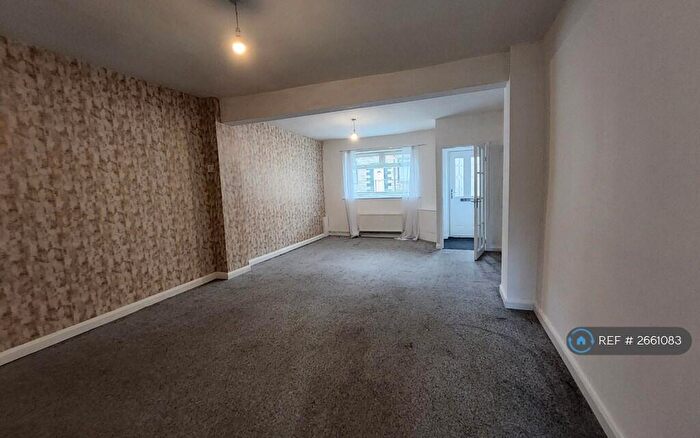2 Bedroom Terraced House To Rent In Ripponden Road, Oldham, OL1