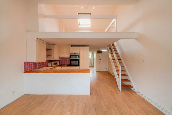 2 Bedroom Flat To Rent In Wesley Square, London, W11