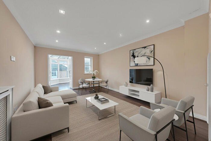 2 Bedroom Semi Detached House For Sale In Sefton Avenue, Mill Hill, London, NW7