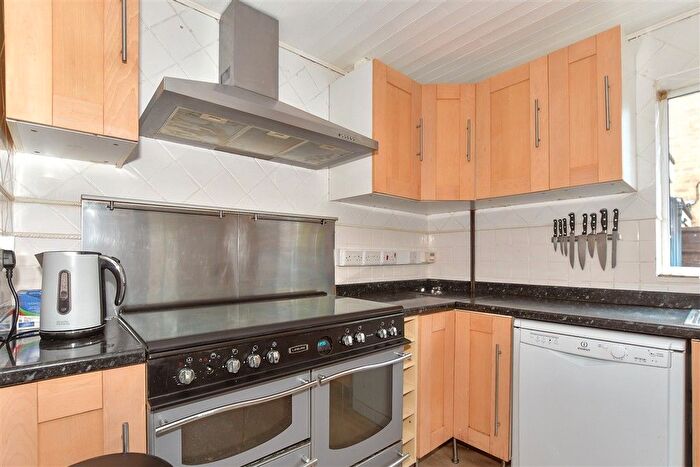 4 Bedroom Detached House For Sale In Fulham Close, Crawley, West Sussex, RH11