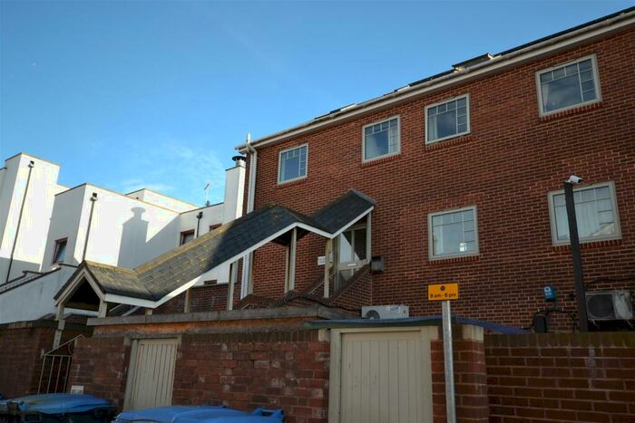 2 Bedroom Flat To Rent In William Court, Acland Road, Exeter, EX4