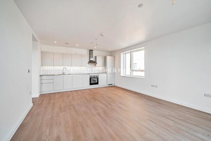 2 Bedroom Flat To Rent In Tide Street, Barking, IG11