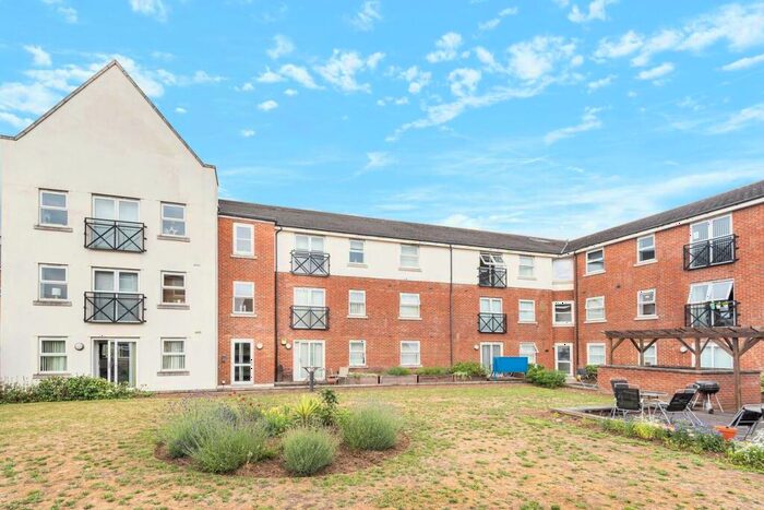 2 Bedroom Apartment To Rent In Walsworth Road, Hitchin, SG4