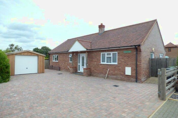 3 Bedroom Detached Bungalow To Rent In Houghton Conquest, MK45