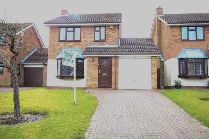 3 Bedroom Property To Rent In The Dingle, Daventry, NN11