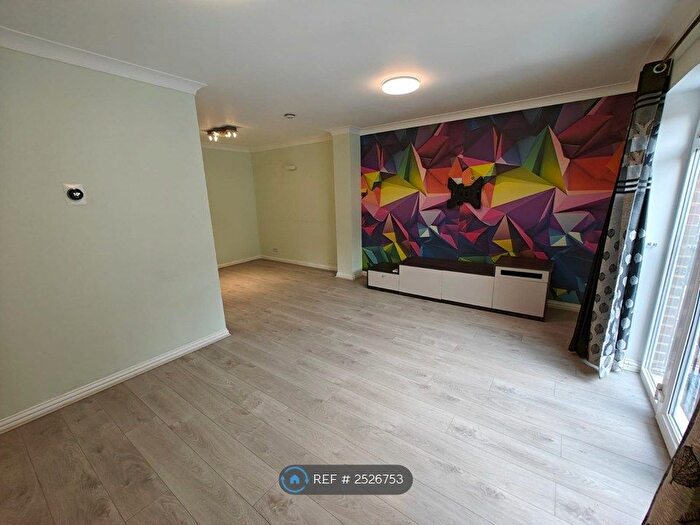 4 Bedroom End Of Terrace House To Rent In Pembroke Avenue, Pinner, HA5