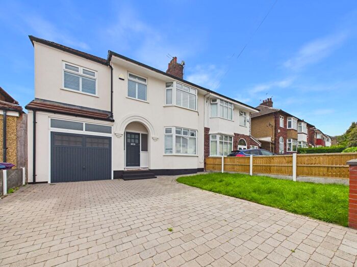 4 Bedroom Semi-Detached House For Sale In Hollytree Road, Woolton, Liverpool., L25