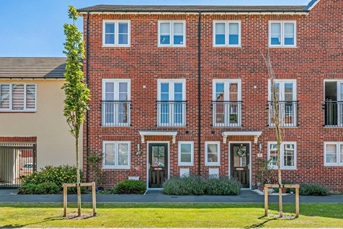 4 Bedroom Property For Sale In Cinder Lane, Castleford, Yorkshire, WF10