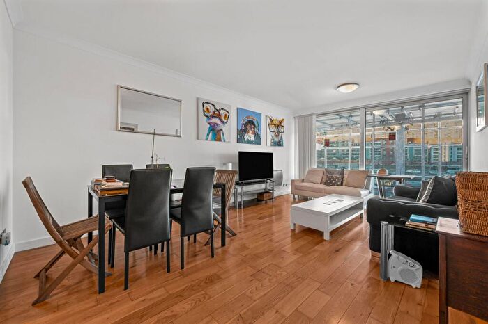 2 Bedroom Flat To Rent In Boardwalk Place, South Quay, E14