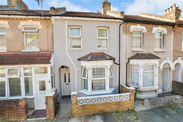 3 Bedroom Terraced House For Sale In Dongola Road, Plaistow, London, E13