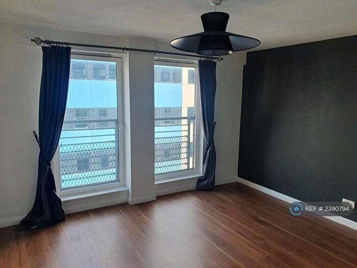 2 Bedroom Flat To Rent In Wallace Street, Glasgow, G5