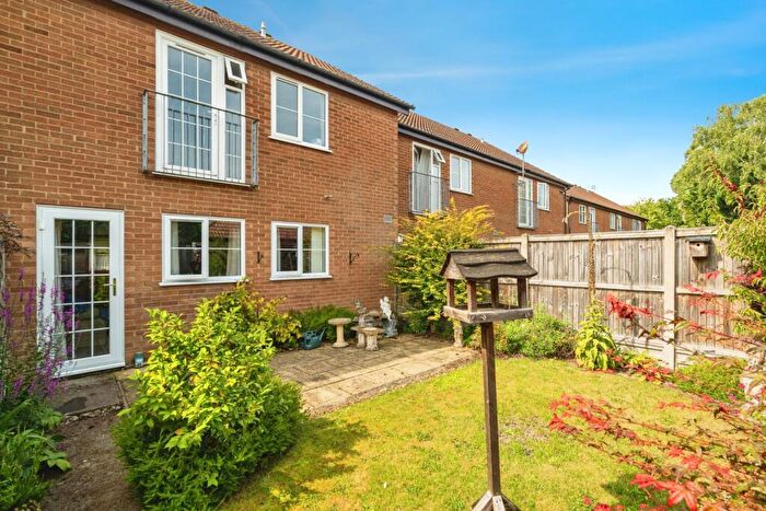 2 Bedroom Flat For Sale In St. Margarets Gardens, Hoveton, Norfolk, NR12