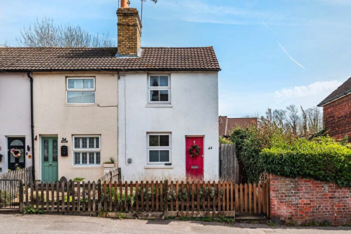 2 Bedroom End Of Terrace House For Sale In London Road, Dunton Green, Sevenoaks, Kent, TN13