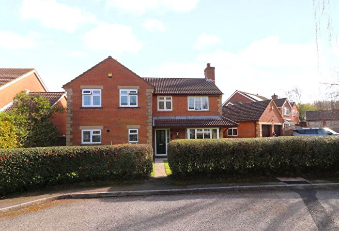 4 Bedroom Detached House For Sale In Holly Gardens, West End, SO30