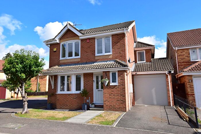 4 Bedroom Detached House For Sale In Edinburgh Drive, Abbots Langley, WD5
