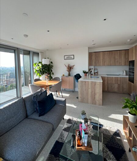 1 Bedroom Flat To Rent In Tapestry Way, London, E1
