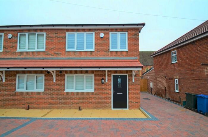 3 Bedroom Semi-Detached House To Rent In Bruce Crescent, Intake, Doncaster, DN2