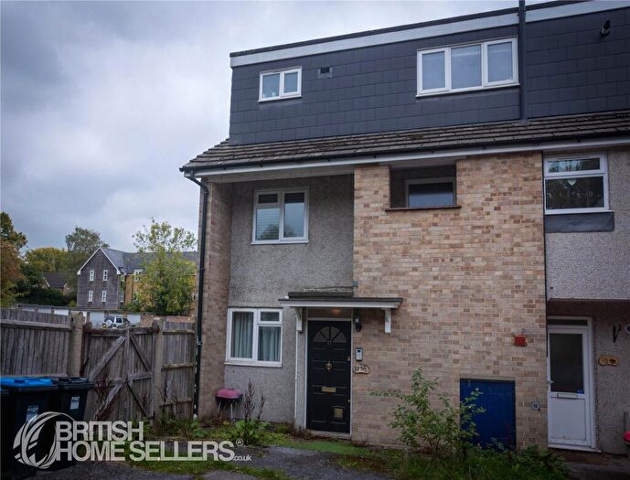 3 Bedroom Apartment For Sale In Chalkpit Wood, Oxted, Surrey, RH8
