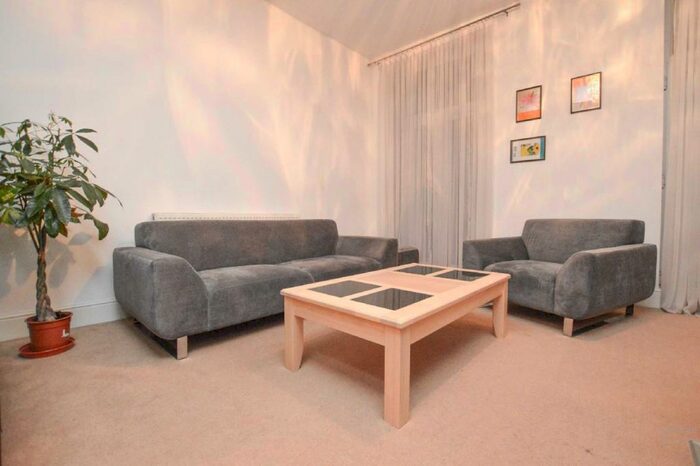 2 Bedroom Flat To Rent In Margate, CT9