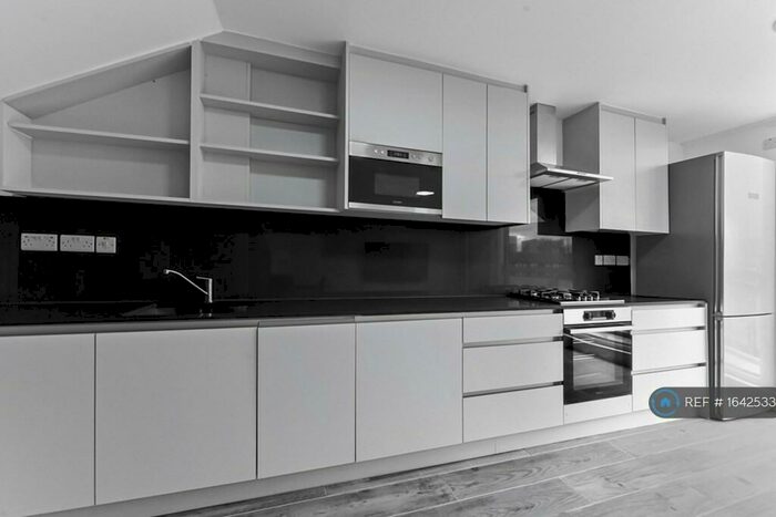 4 Bedroom Flat To Rent In Tupman House, London, SE16