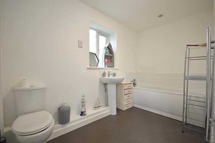 2 Bedroom Detached Bungalow To Rent In Crablands, Selsey, PO20