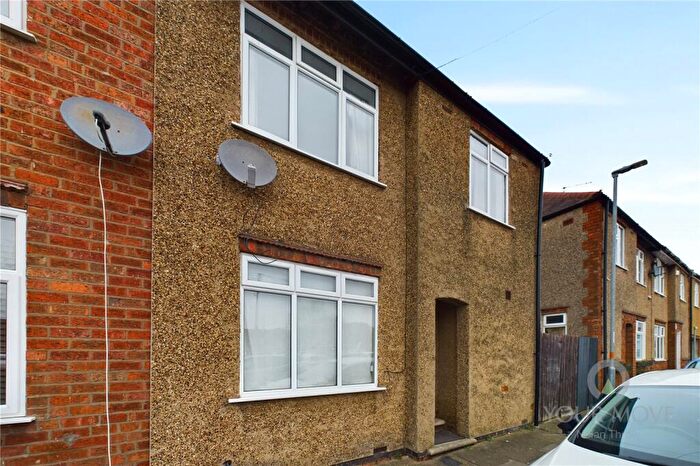 3 Bedroom Semi-Detached House To Rent In Knightley Road, Northampton, Northamptonshire, NN2
