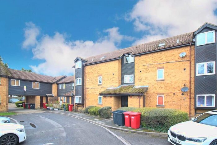 1 Bedroom Flat To Rent In Albany Park, Colnbrook, Slough SL3