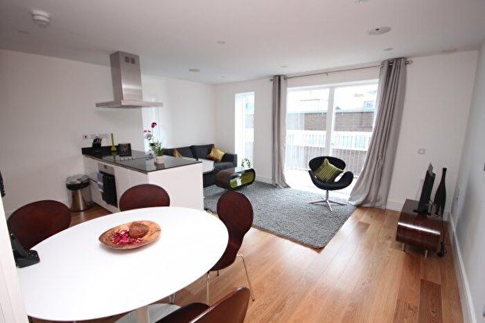 1 Bedroom Property To Rent In Lamb Walk, London, SE1