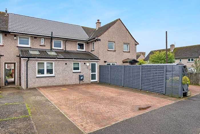 3 Bedroom Terraced House For Sale In Mains Avenue, Helensburgh, Argyll And Bute, G84
