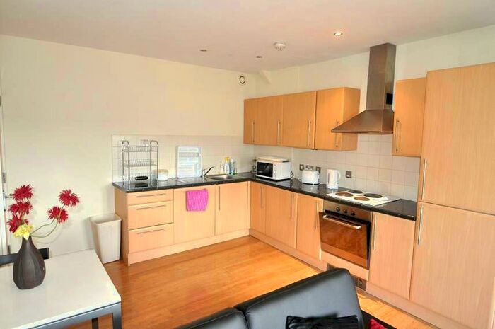 1 Bedroom Flat To Rent In Colonial Buildings, - Sunbridge Road, Bradford, BD1