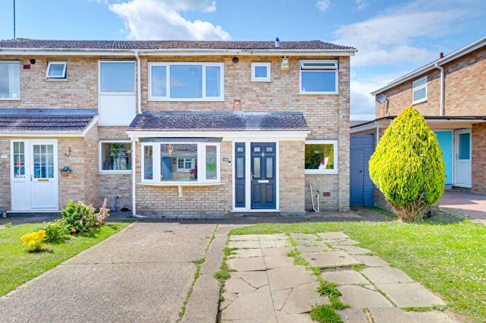 3 Bedroom Semi-Detached House For Sale In Holyrood Close, Caversham Park Village, RG4