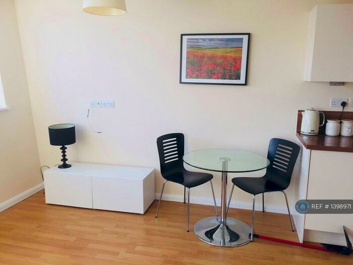 1 Bedroom Flat To Rent In Mann Island, Liverpool, L3