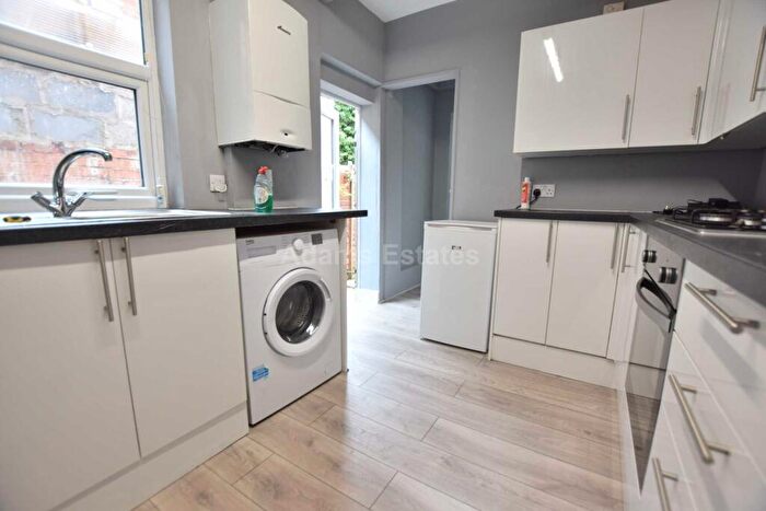 6 Bedroom Terraced House To Rent In Liverpool Road, Reading, RG1