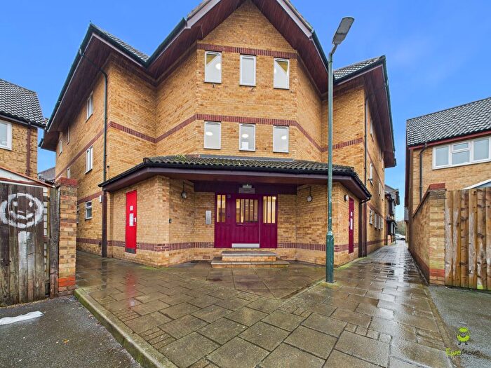 1 Bedroom Flat For Sale In Cook Square, Erith, Kent, DA8