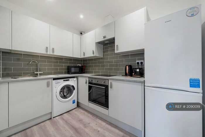 4 Bedroom Flat To Rent In Brooke Road, London, N16