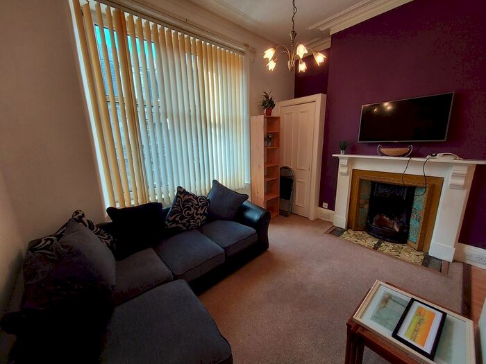 1 Bedroom Flat To Rent In Wallfield Crescent, Rosemount, Aberdeen, AB25