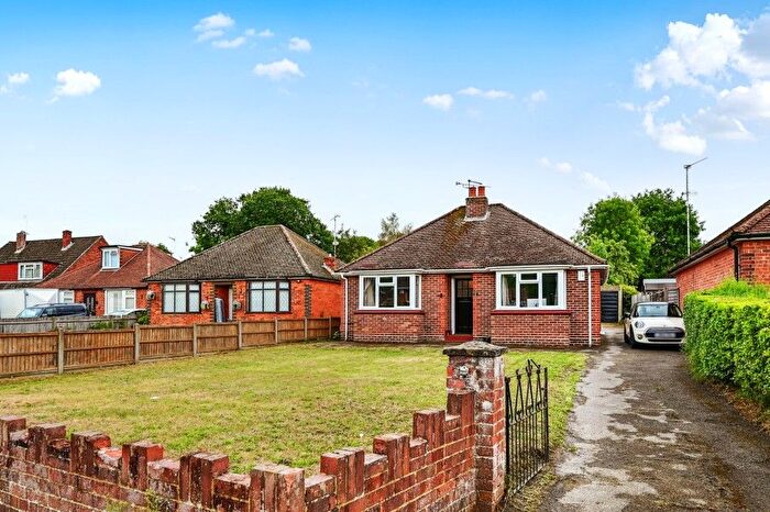 2 Bedroom Detached Bungalow To Rent In Hazel Avenue, Farnborough, GU14