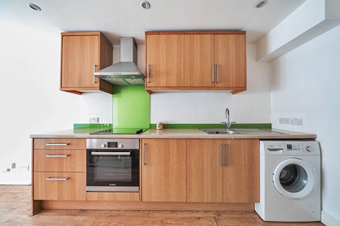 1 Bedroom Flat To Rent In Brangwyn Crescent, Colliers Wood, London, SW19