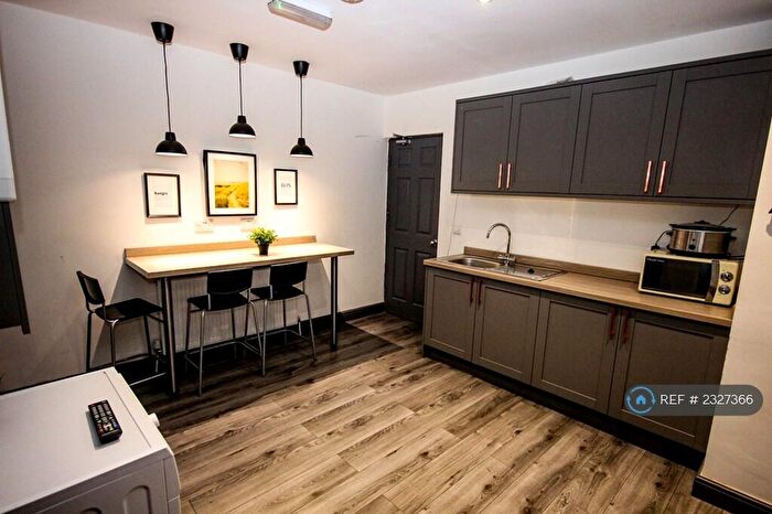 4 Bedroom Terraced House To Rent In Keswick Grove, Salford, M6