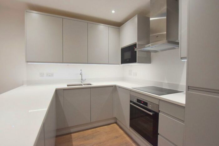 2 Bedroom Apartment To Rent In South Park Hill Road, South Croydon, CR2