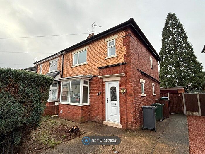 3 Bedroom Semi-Detached House To Rent In Dixon Crescent, Doncaster, DN4